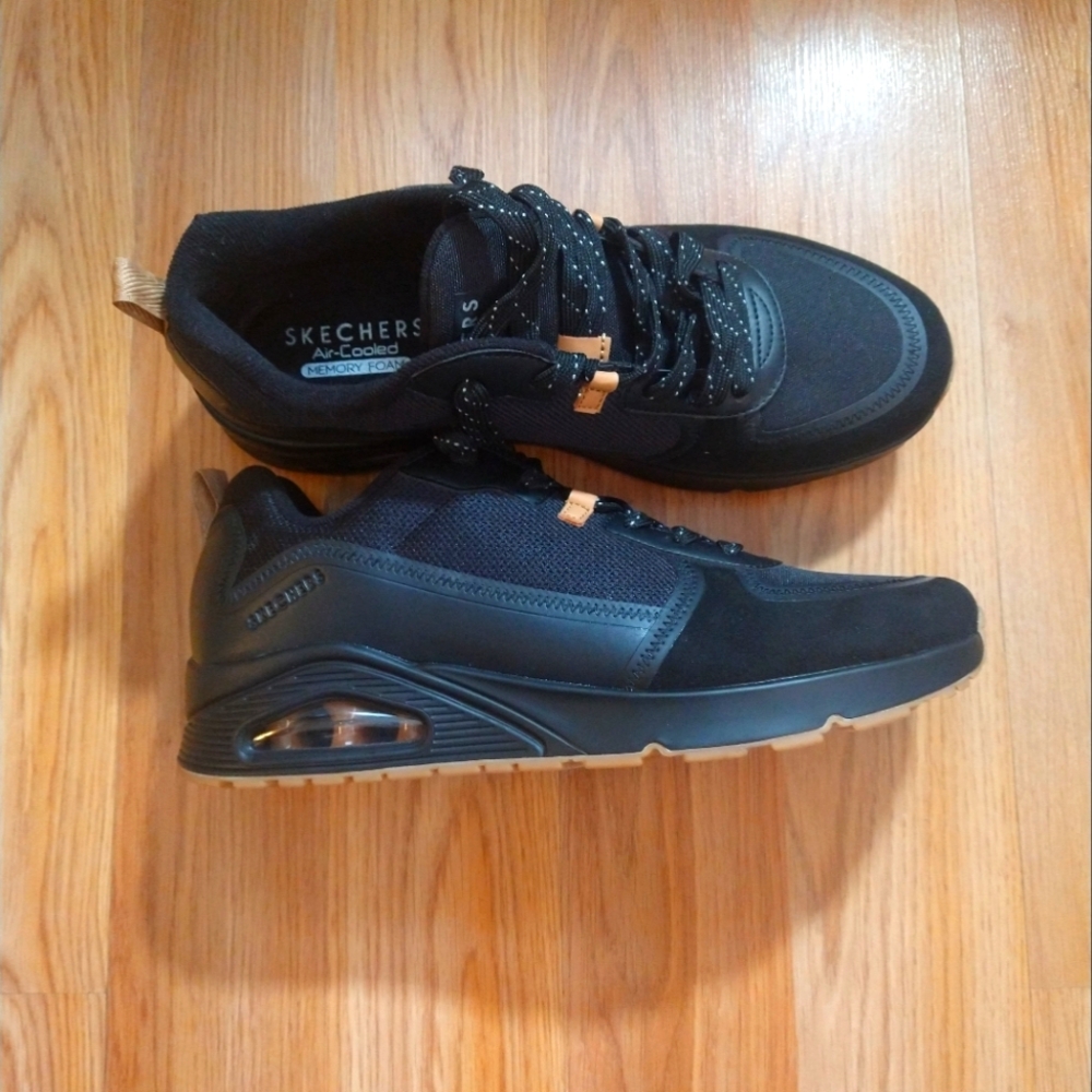 Sketchers Men's Sneakers & Athletic Shoes size 11.5 black walking shoe